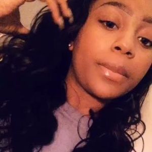 Meet your Posher, Ikeia